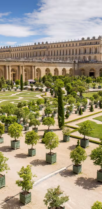L'Orangerie du château de Versailles et ses jardins à la française, étape emblématique de la Véloscénie