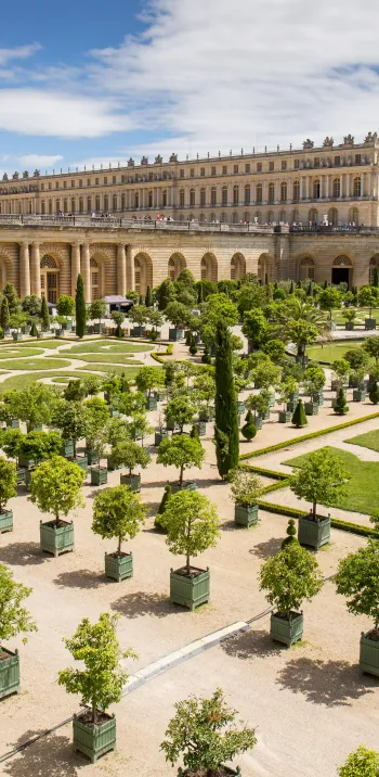 L'Orangerie du château de Versailles et ses jardins à la française, étape emblématique de la Véloscénie