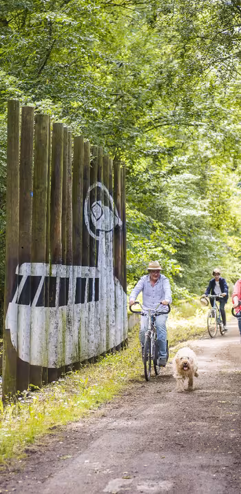 La Véloscénie le long de l'ancienne piste de l'Aérotrain
