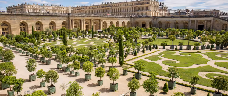 L'Orangerie du château de Versailles et ses jardins à la française, étape emblématique de la Véloscénie