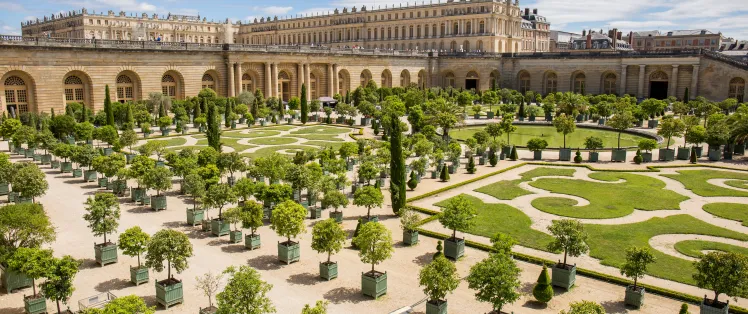 L'Orangerie du château de Versailles et ses jardins à la française, étape emblématique de la Véloscénie