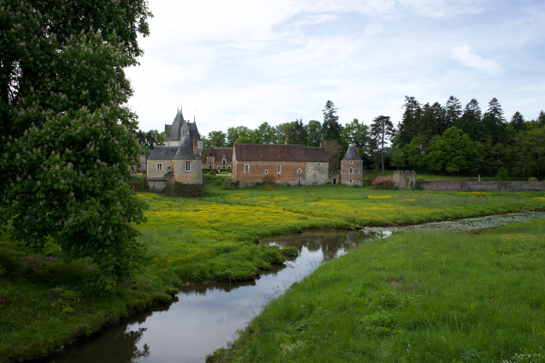 Le château de Frazé marque le début du Perche entre Illiers-Combray et Thiron-Gardais