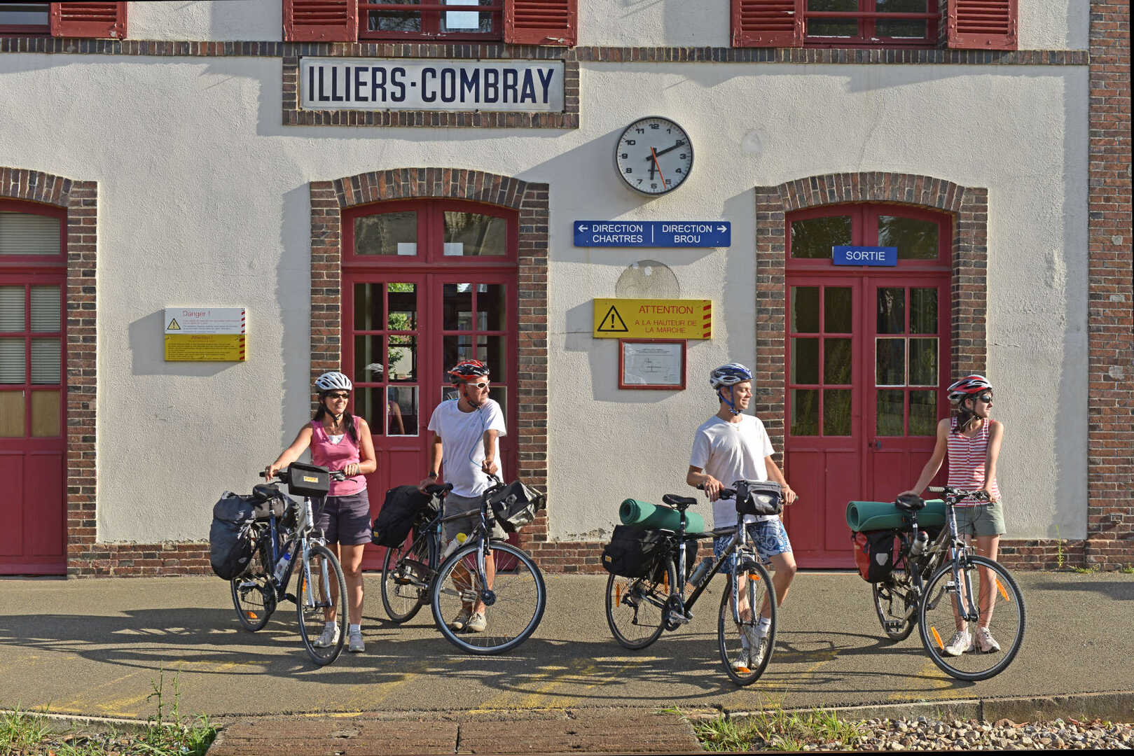 Reaching the Veloscenic cycle route by train