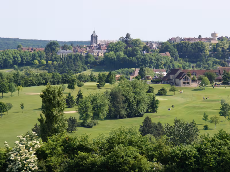 Bellême : cette ancienne place forte nichée au sommet d'une colline surplombe le Perche...