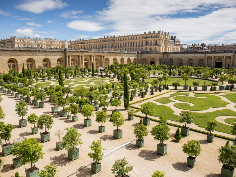 Jardins de l'Orangerie du château de Versailles, premier grand site patrimonial sur l'itinéraire cyclable Véloscénie