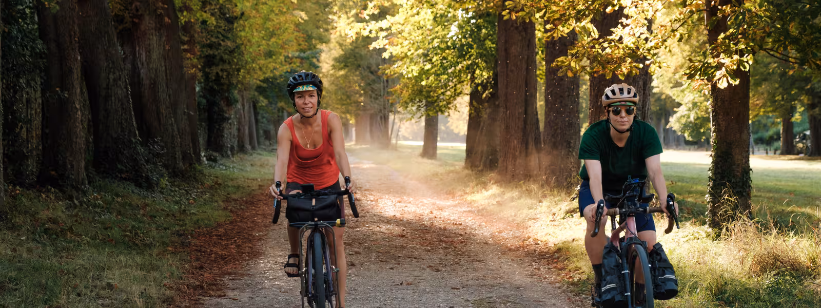 Cyclistes sur l'étape St-Arnoult - Rambouillet sur la Véloscénie