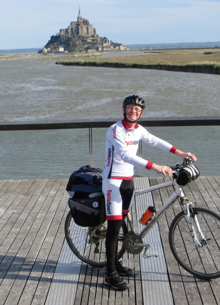 Arrivée au Mont-Saint-Michel, terme de cet itinéraire de La Véloscénie