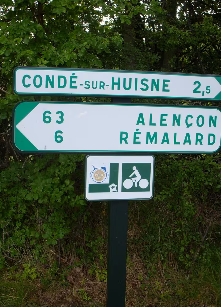 Panneau de signalisation sur la Véloscénie