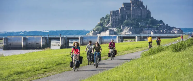 How can you return from the Mont Saint-Michel by train, with your bike?
