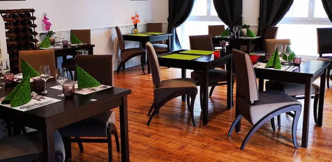 Camelias restaurant1 - 800x600