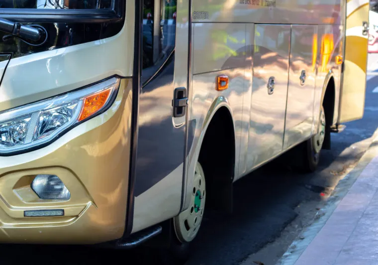 Bus lines serving departure or arrival points along La Véloscénie.