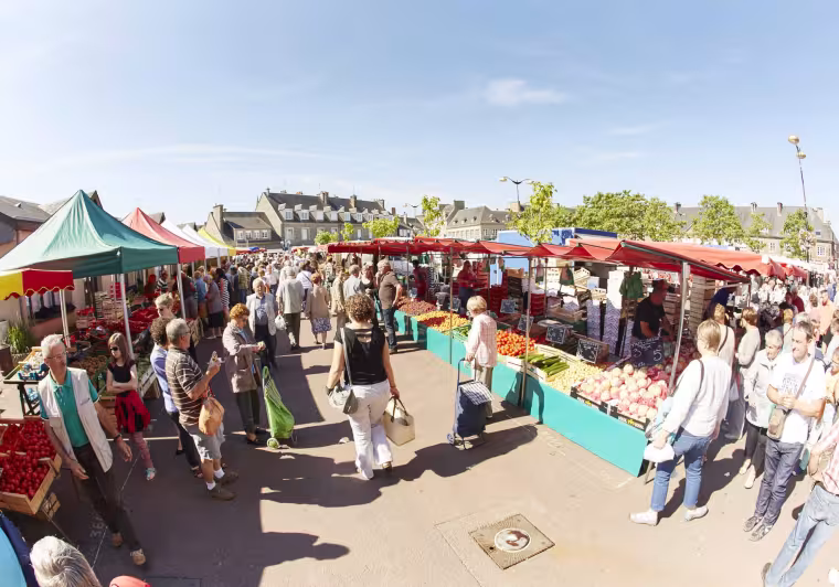 marché de St-Hilaire-du-Harcouët