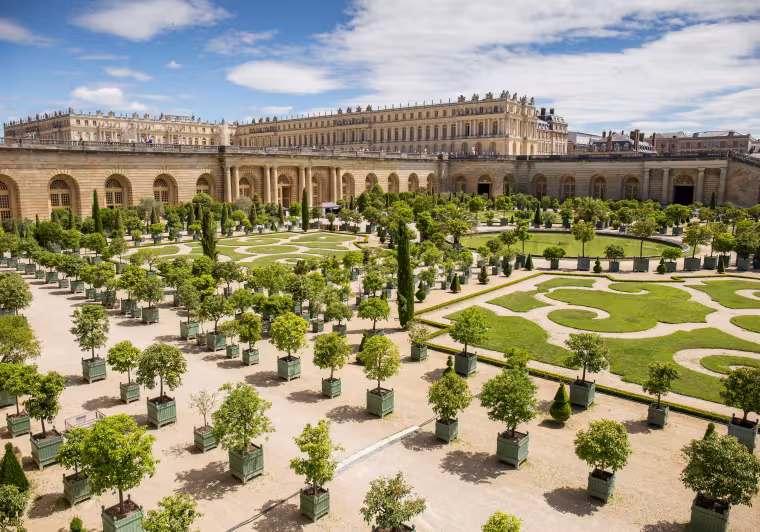 Jardins de l'Orangerie du château de Versailles, premier grand site patrimonial sur l'itinéraire cyclable Véloscénie