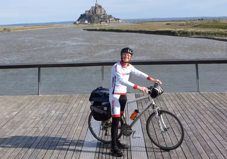Arrivée au Mont-Saint-Michel, terme de cet itinéraire de La Véloscénie