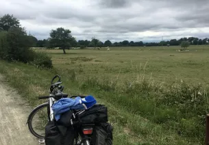 En tandem sur la voie verte le long de La Véloscénie