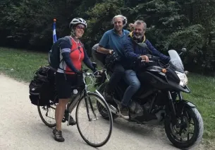 Arrêt pendant le tournage le long de La Véloscénie
