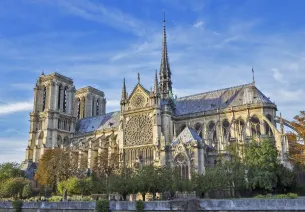 Vue de la cathédrale Notre-Dame de Paris depuis les quais de Seine