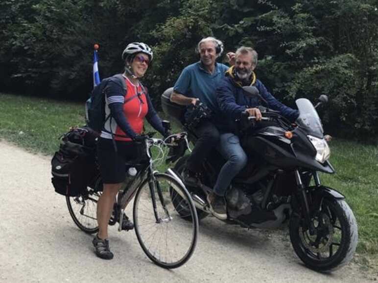 Arrêt pendant le tournage le long de La Véloscénie