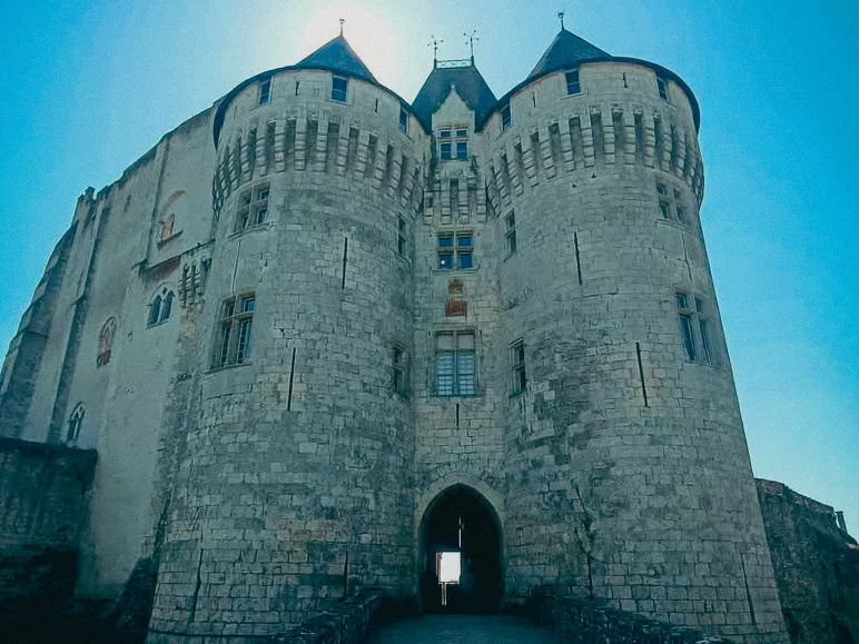 Quels conseils adressez-vous aux voyageurs à vélo sur la Véloscénie ?